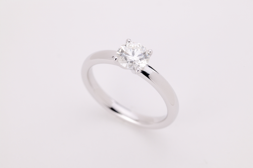 solitaire platinum engagement ring